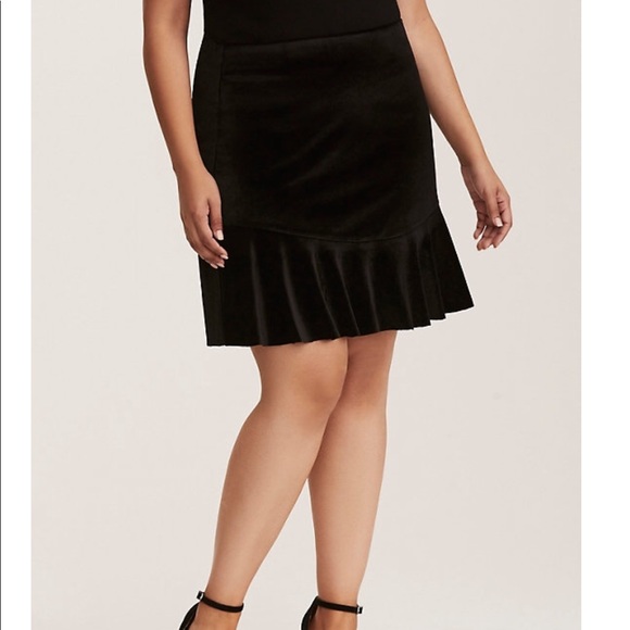 torrid Dresses & Skirts - Torrid Velvet Peplum Skirt Size 3/3x